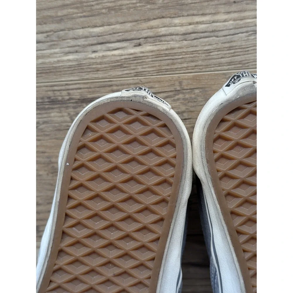 Vans Classic Slip-On Skate Shoes Unisex Size 9.5W / 8M‎ Gray Casual Style